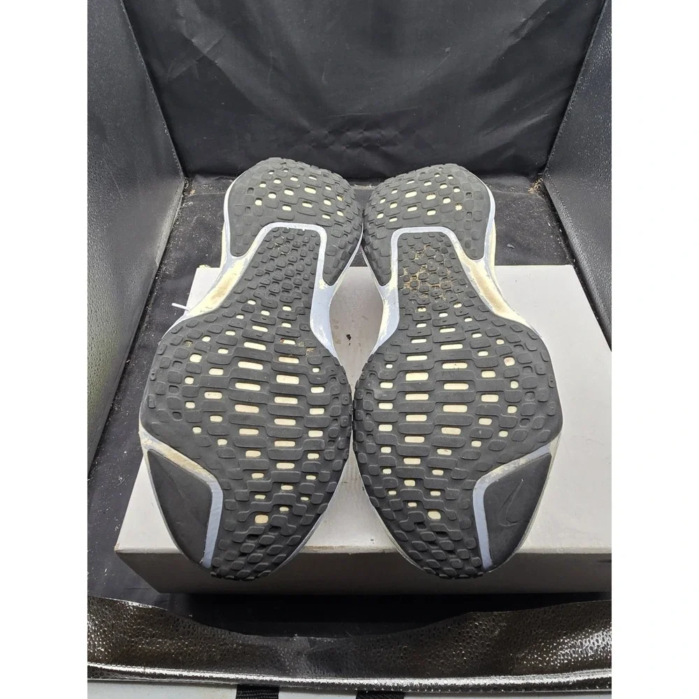 Women Nike Invincible‎ Run3